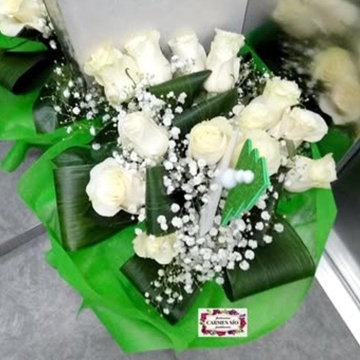 RAMO ROSAS BLANCAS - Imagen 1
